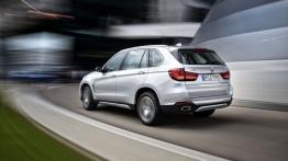 BMW X5 III xDrive40e (2015) - widok z tyłu