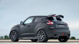 Nissan Juke-R 2.0 (2015) - widok z tyłu