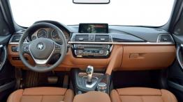 BMW 330d Luxury Line F31 Touring Facelifting (2015) - pełny panel przedni