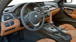 BMW 330d Luxury Line F31 Touring Facelifting (2015) - pełny panel przedni