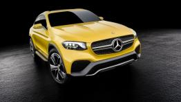 Mercedes Concept GLC Coupe (2015) - przód - reflektory włączone