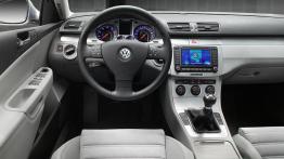 Volkswagen Passat 2005 - kokpit