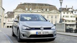 Volkswagen Golf VII GTE (2015) - widok z przodu