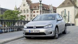 Volkswagen Golf VII GTE (2015) - widok z przodu