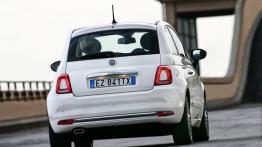 Fiat 500 II Facelifting (2015) - widok z tyłu