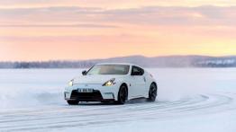 Nissan 370Z Nismo (2015) - widok z przodu