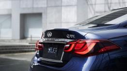 Infiniti Q70 L (2015) - emblemat