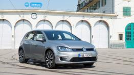 Volkswagen Golf VII GTE (2015) - widok z przodu