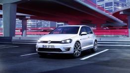 Volkswagen Golf VII GTE (2015) - przód - reflektory włączone