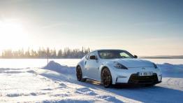 Nissan 370Z Nismo (2015) - widok z przodu