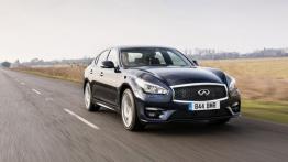 Infiniti Q70 Facelifting 2.2d (2015) - widok z przodu