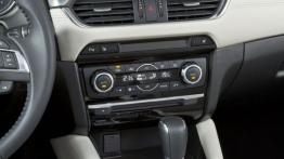 Mazda 6 III Sedan Facelifting (2015) - konsola środkowa
