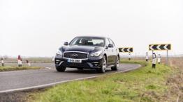 Infiniti Q70 Facelifting 2.2d (2015) - widok z przodu