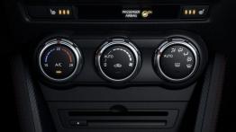 Mazda 2 III (2015) - panel sterowania wentylacją i nawiewem