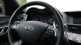 Infiniti Q70 L (2015) - kierownica