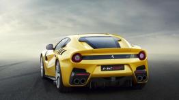 Ferrari F12tdf (2016) - widok z tyłu