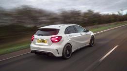 Mercedes A 45 AMG (2016) - widok z tyłu