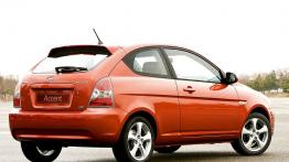 Hyundai Accent 2006 - prawy bok