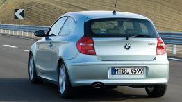 BMW Seria 1 2007 - widok z tyłu