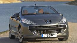 Peugeot 207 CC 2007 - przód - reflektory wyłączone