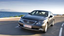 Lexus LS 2007 - widok z przodu