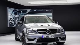 Mercedes C63 AMG Edition 507 - widok z przodu