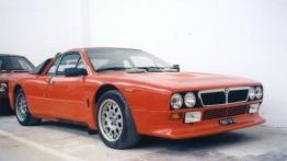 Lancia 037 - prawy bok