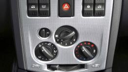 Dacia Logan 2007 - panel sterowania wentylacją i nawiewem
