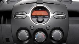 Mazda 2 3Dr. 2007 - radio/cd