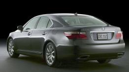 Lexus LS 2007 - widok z tyłu