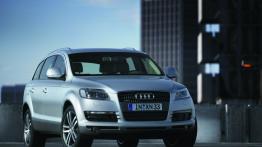 Audi Q7 - widok z przodu