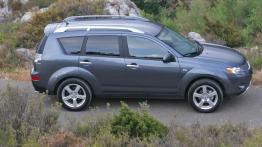 Mitsubishi Outlander 2007 - prawy bok