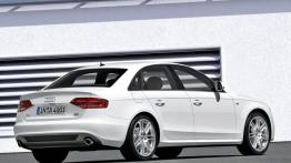 Audi A4 S-Line 2007 - widok z tyłu