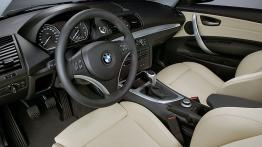 BMW Seria 1 2007 - pełny panel przedni