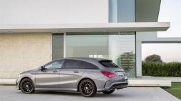 Mercedes CLA 250 4MATIC Shooting Brake (X117) - widok z tyłu