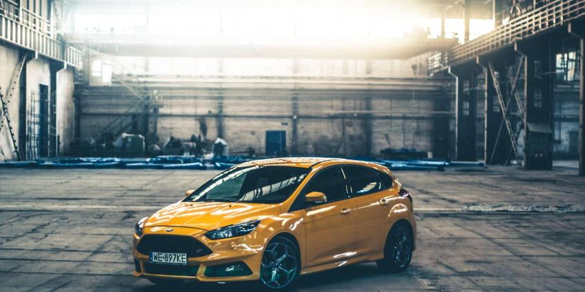 Ford Focus ST FL - pomarańczowy prowokator