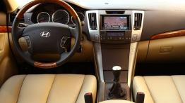 Hyundai Sonata 2008 - kokpit