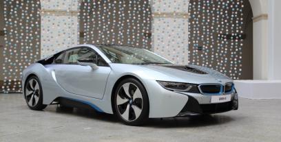 BMW i8 Coupe Elektryczny + R3 1499 362KM 266kW 2014-2018