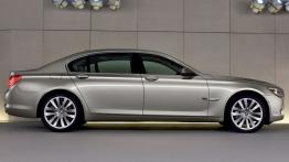 BMW 7 2008 - prawy bok