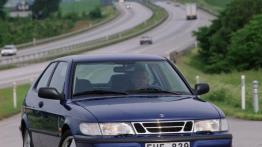 Saab 900 1998 - widok z przodu