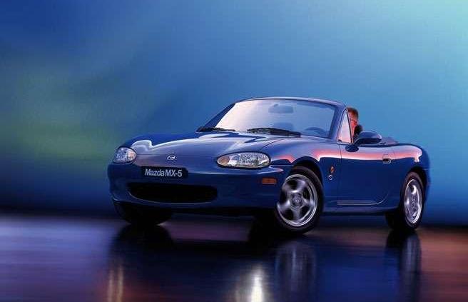 Najsłynniejszy roadster w historii motoryzacji - Mazda MX5