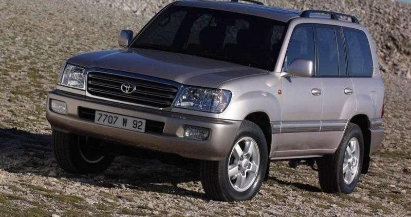 Toyota Land Cruiser - drogocenny staruszek