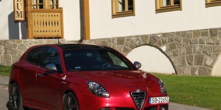 Alfa Romeo Giulietta Quadrifoglio Verde - Koniczynka na szybko