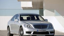 Mercedes Klasa S 63 AMG 2009 - widok z przodu