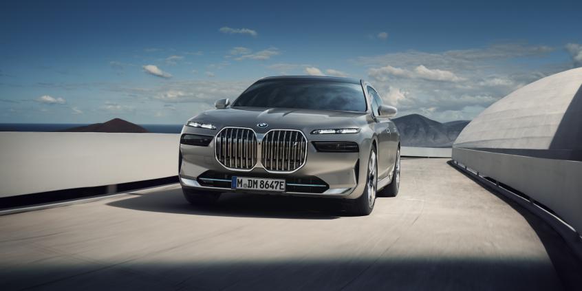 Nowe BMW serii 7 podbija rynek – oto lider innowacji wśród limuzyn 