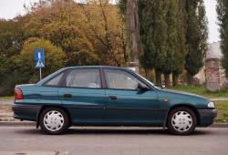 Opel Astra F Sedan 1.6 i 75KM 55kW 1991-1998 - Oceń swoje auto