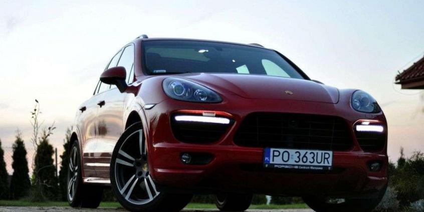 Porsche Cayenne GTS - Big Jet Plane