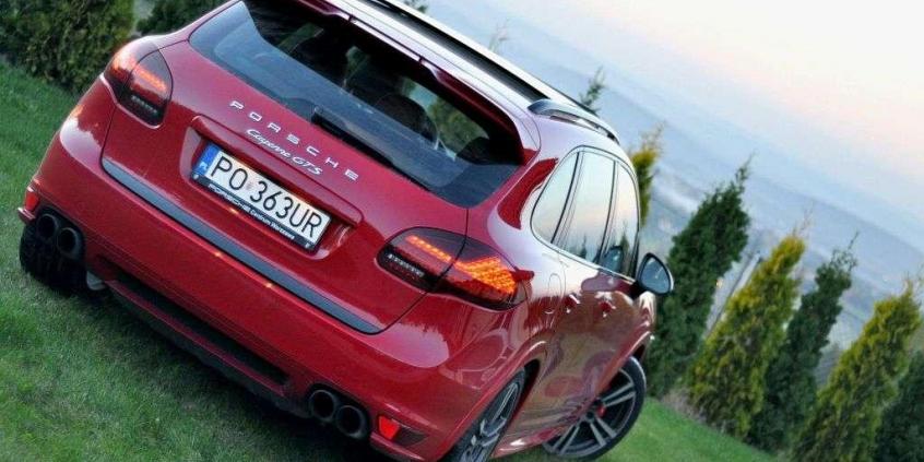 Porsche Cayenne GTS - Big Jet Plane