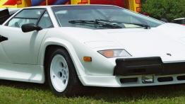 Lamborghini Countach - widok z przodu