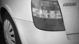 Fiat Stilo  Hatchback - galeria społeczności - lewy tylny reflektor - wyłączony